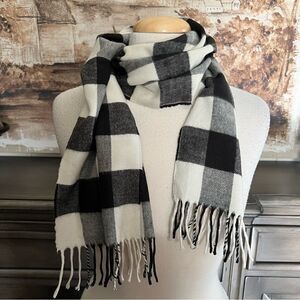 Cashmink Black & White Check Acrylic Scarf Made in Germany